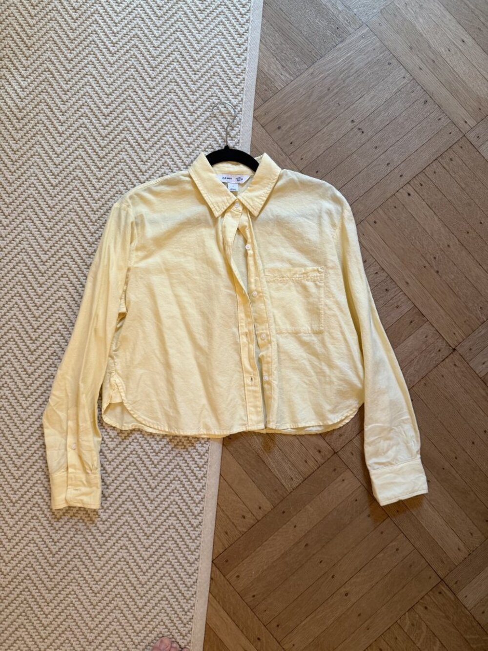 Old Navy Cropped Shirt Pale Yellow Size S